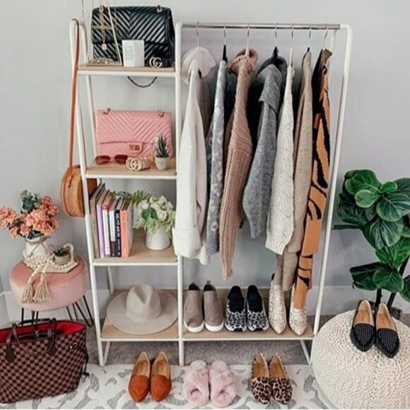 Mattel's Apple to Apple Party Box Game  cards family red games fun laughter - Picture 14 of 14